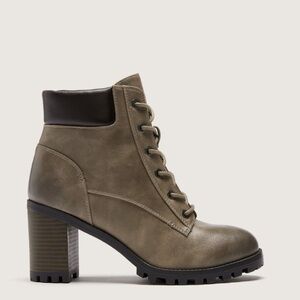 SOLD - 6 - Wide Width - Lace Up Combat Booties - Addition Elle